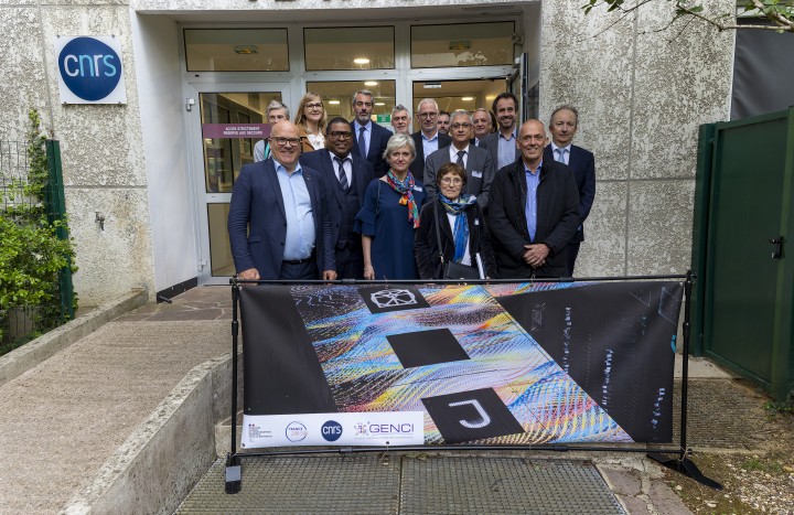 200-720p.jpg 200-720p.jpg